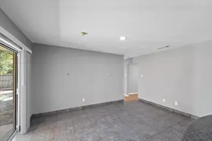 317 E Glendale St, Crowley, TX 76036 - Photo 16