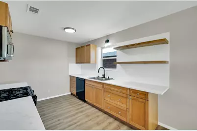 221 N Edgefield Road, Waxahachie, TX 75165 - Photo 6