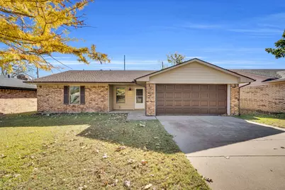 221 N Edgefield Road, Waxahachie, TX 75165 - Photo 1