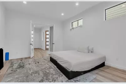 2339 Hondo Avenue, Dallas, TX 75219 - Photo 22