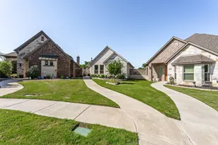 3218 Fountain Way, Granbury, TX 76049 - Photo 2