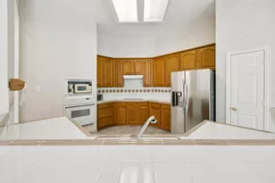 9325 Vista Cir, Irving, TX 75063 - Photo 12