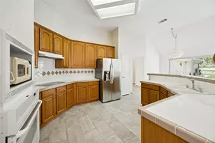 9325 Vista Cir, Irving, TX 75063 - Photo 10