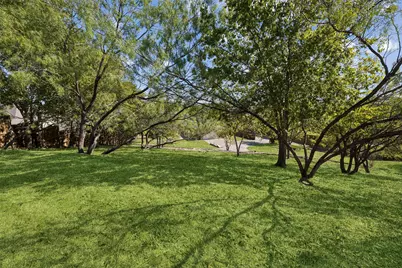 9325 Vista Circle, Irving, TX 75063 - Photo 30