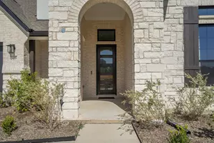 305 Alicia Ct, Mansfield, TX 76063 - Photo 4