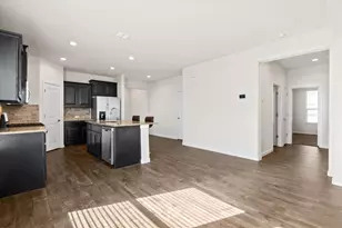 1211 Dublin Dr, Cleburne, TX 76033 - Photo 6