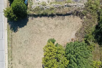 625 N M L King Jr Boulevard, Grand Prairie, TX 75050 - Photo 2