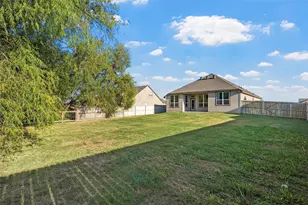 377 Hadley St, Woodway, TX 76712 - Photo 16