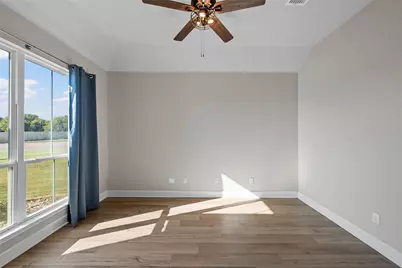 377 Hadley Street, Woodway, TX 76712 - Photo 2