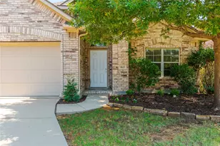 1613 Bluebird Dr, Little Elm, TX 75068 - Photo 4