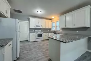 2109 N Elm St, Denton, TX 76201 - Photo 10