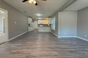 2109 N Elm St, Denton, TX 76201 - Photo 6