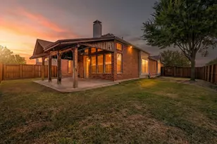 2401 Chesterwood Dr, Little Elm, TX 75068 - Photo 2