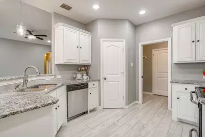 621 Daniel Drive, Burleson, TX 76028 - Photo 16