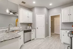 621 Daniel Dr, Burleson, TX 76028 - Photo 16