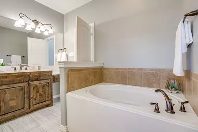 621 Daniel Drive, Burleson, TX 76028 - Photo 24