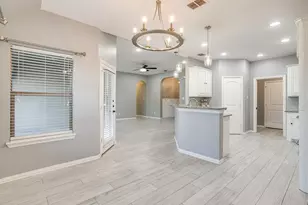 621 Daniel Dr, Burleson, TX 76028 - Photo 14