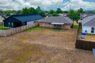 702 Aldridge St, Commerce, TX 75428 - Photo 2