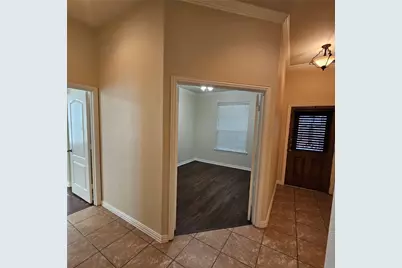 922 Meadow Flower Lane, Garland, TX 75043 - Photo 4