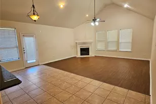 922 Meadow Flower Ln, Garland, TX 75043 - Photo 8