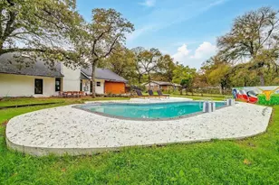 2306 Cypress Dr, Grand Prairie, TX 75050 - Photo 36