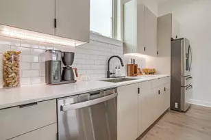 3231 Elihu St, Dallas, TX 75210 - Photo 8