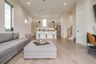 3231 Elihu St, Dallas, TX 75210 - Photo 2