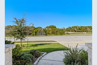 326 W Autumn Hill Bluff, Lavon, TX 75166 - Photo 2