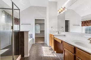 910 Waterside Dr, Euless, TX 76039 - Photo 12