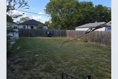 2411 Kathleen Avenue, Dallas, TX 75216 - Photo 2