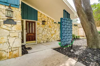816 Glenview Drive, Irving, TX 75061 - Photo 2
