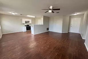 325 Indian Blanket Dr, Burleson, TX 76028 - Photo 4