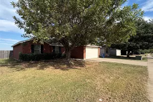 325 Indian Blanket Dr, Burleson, TX 76028 - Photo 2
