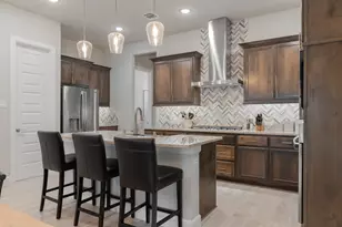 8256 Milroy Ln, Dallas, TX 75231 - Photo 16