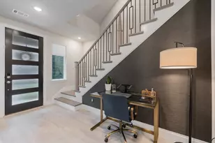 8256 Milroy Ln, Dallas, TX 75231 - Photo 2