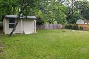 758 Briarwood Ln, Hurst, TX 76053 - Photo 4