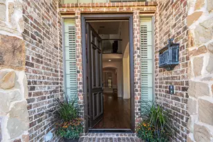 2209 Lady Cornwall Dr, Lewisville, TX 75056 - Photo 2