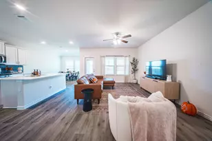 9913 Autumn Leaves Ln, Aubrey, TX 76227 - Photo 2