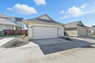 102 Cardinal Woods Ct, Granbury, TX 76049 - Photo 30