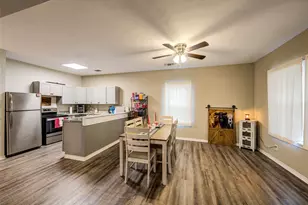 308 Cooke St, Nocona, TX 76255 - Photo 2