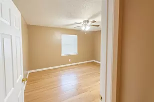 822 Bandera Ln, Garland, TX 75040 - Photo 20