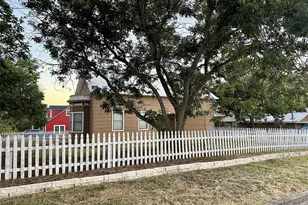 1211 Hutchings St, Goldthwaite, TX 76844 - Photo 22