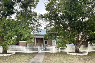 1211 Hutchings St, Goldthwaite, TX 76844 - Photo 2