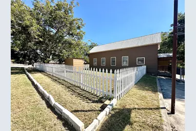 1211 Hutchings Street, Goldthwaite, TX 76844 - Photo 20