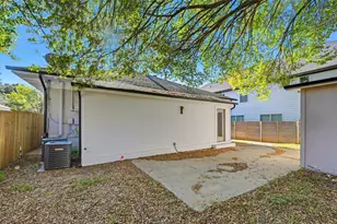 710 S Glasgow Dr, Dallas, TX 75223 - Photo 26