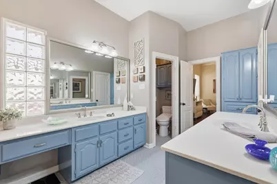 900 McCoy Drive, Irving, TX 75062 - Photo 28