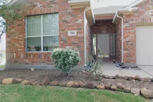 701 Lone Pine Dr, Little Elm, TX 75068 - Photo 4