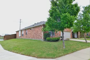 701 Lone Pine Dr, Little Elm, TX 75068 - Photo 2