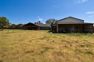 700 Arapaho Dr, Tioga, TX 76271 - Photo 32