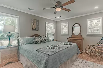 201 S Coulston Street, Granbury, TX 76048 - Photo 16